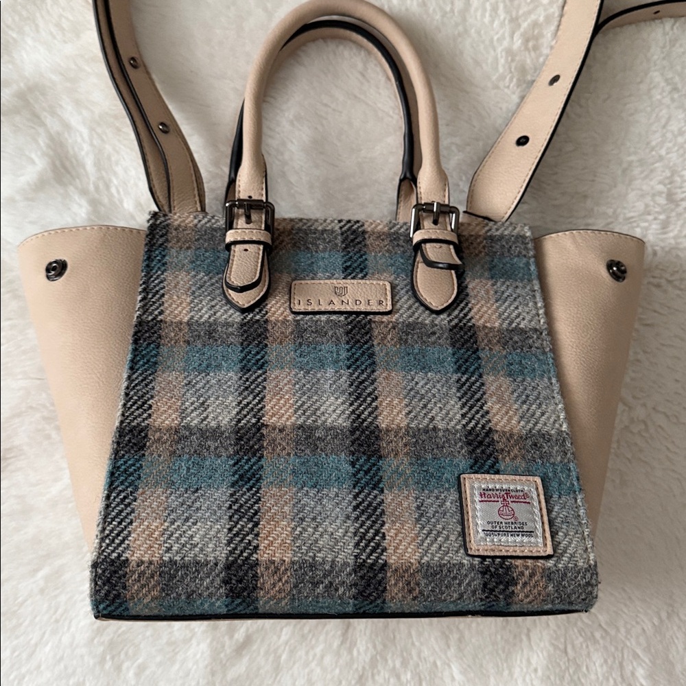 AUTHENTIC Islander Harris Tweed Medium Caillie Tote in Chestnut Tartan.